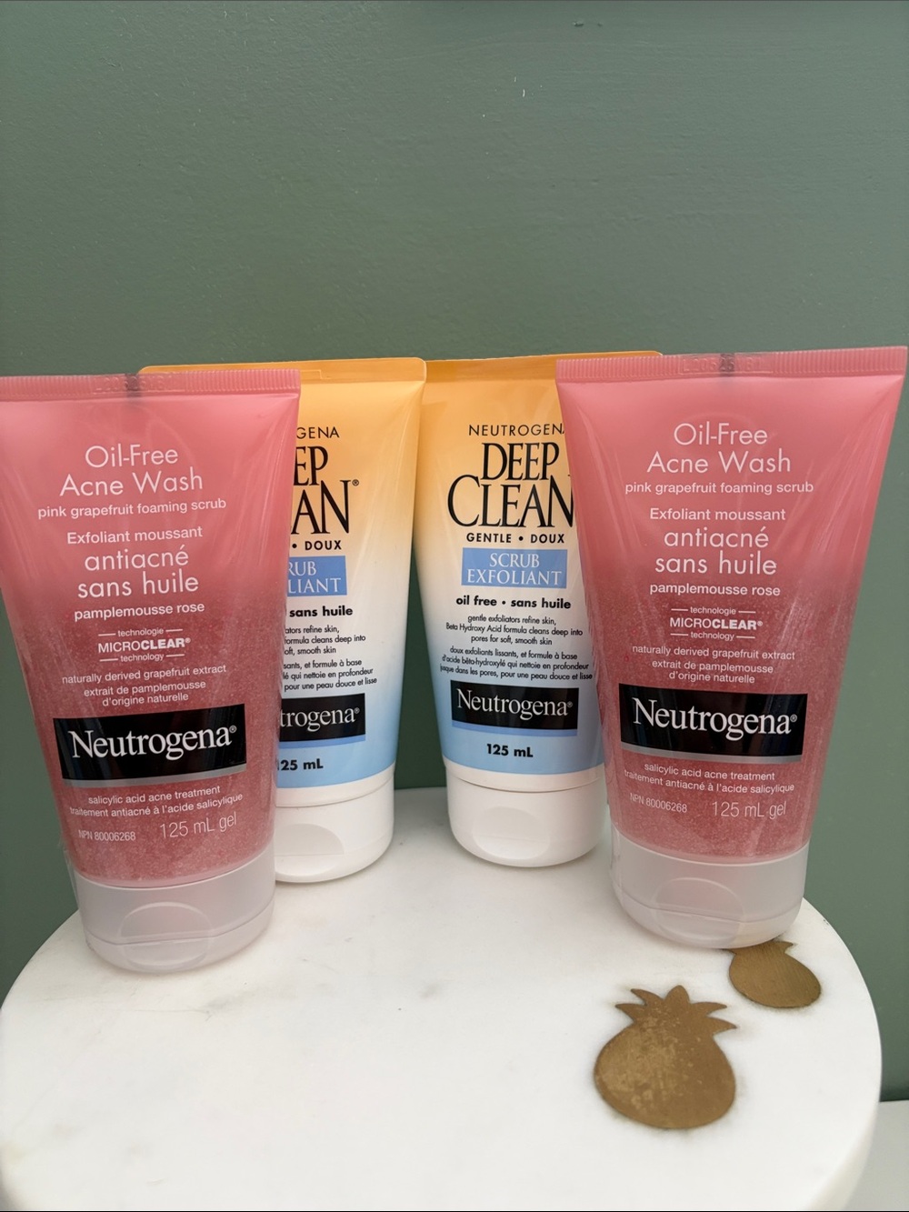 Lot of 4 Neutrogena:Oil-Free Acne Wash Pink Grapefruit Foaming Scrub/ Deep Clean